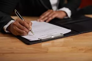 La UIF modificó el listado de individuos considerados Personas Expuestas Políticamente