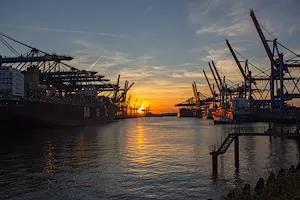 Bonificación de tasas portuarias para buques de carga y cruceros