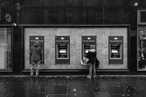 Argentine Central Bank Enables Salary Accounts in USD