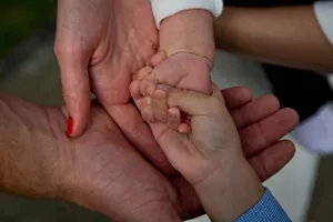 Adopción y acogimiento familiar: cambios en debate